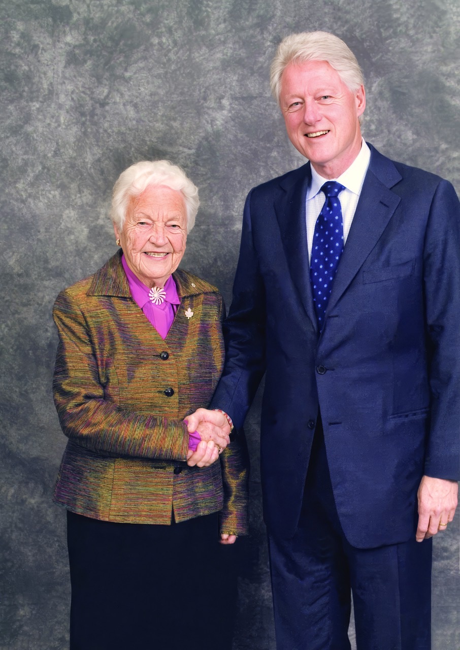 Hazel McCallion shaking hands with Bill Clinton.